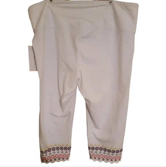 Plus size Capri leggings - Picture 2 of 3